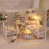Drevený domček pre bábiky v retro štýle, model DIY 3013 s LED osvetlením, 13 cm