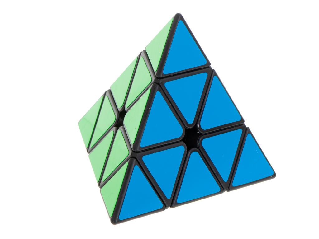 Gra-logiczna-Kostka-lamiglowka-PYRAMINX-Black-MoYu-978752